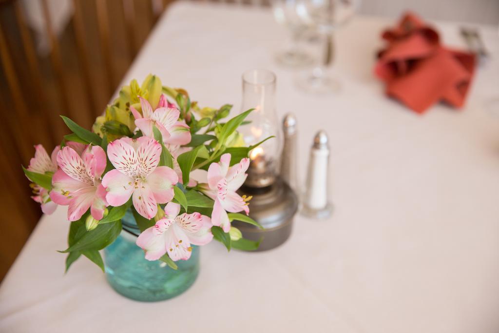 The Red Clover Inn Mendon Bagian luar foto
