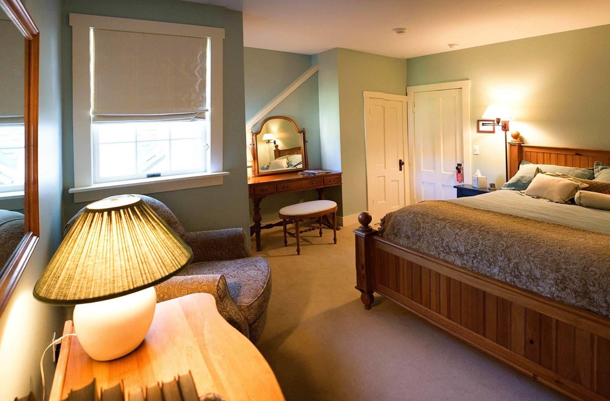 The Red Clover Inn Mendon Bagian luar foto