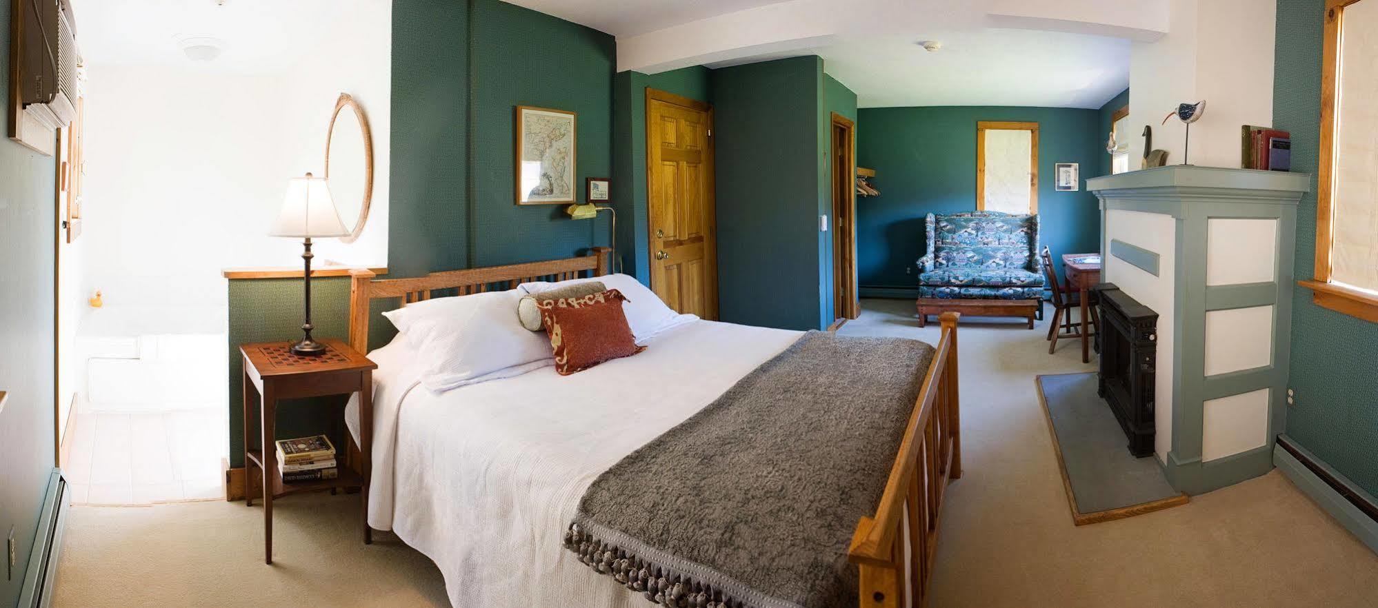 The Red Clover Inn Mendon Bagian luar foto